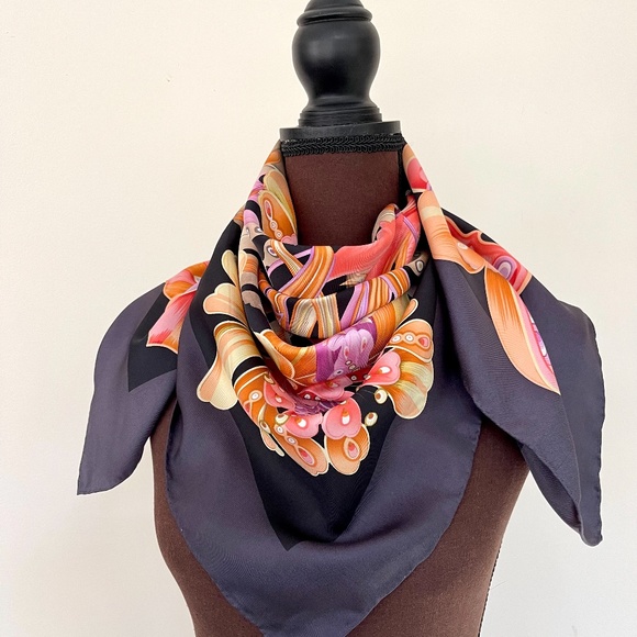 Salvatore Ferragamo Flowers Black Multicolor Silk Scarf - Picture 11 of 15